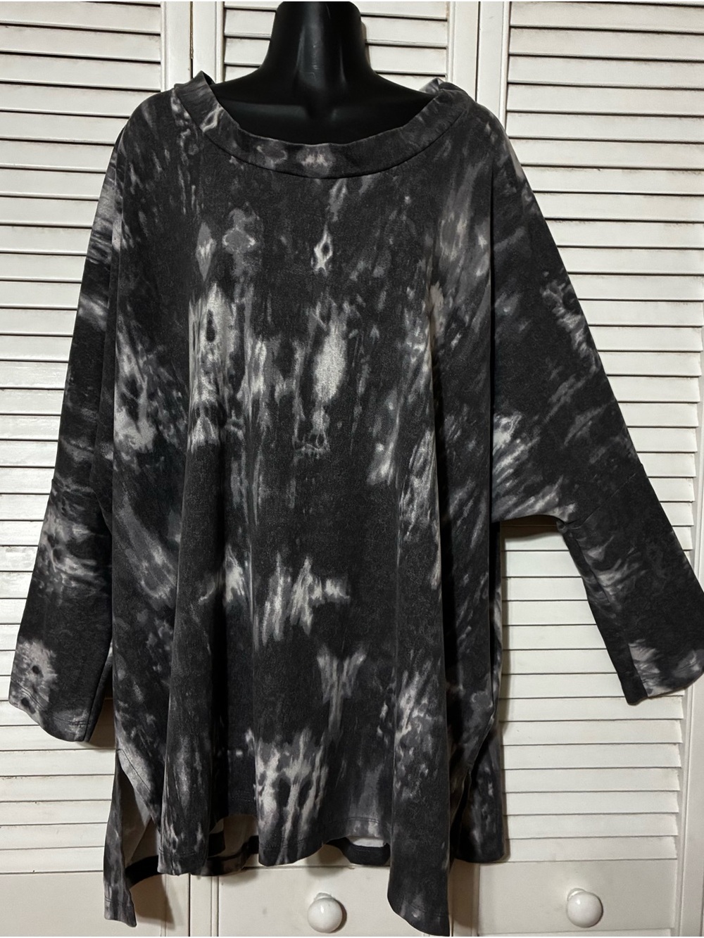 bryn Walker Black & White Tie-Dye Oversized Tunic